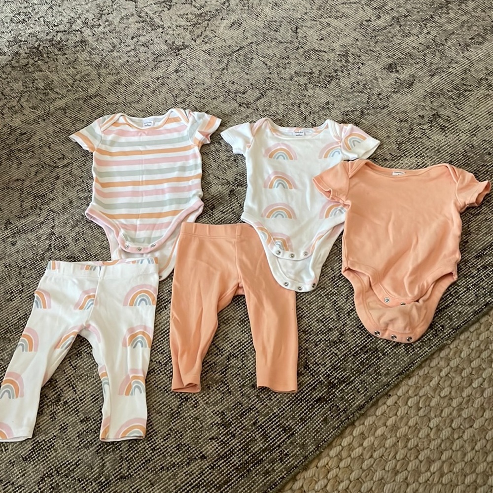Nordstrom onesies and pants 6-9 months